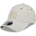 cappelli-curva-beige-cinghia-regolabile-9forty-washed-canvas-dei-new-york-yankees-mlb-di-new-era