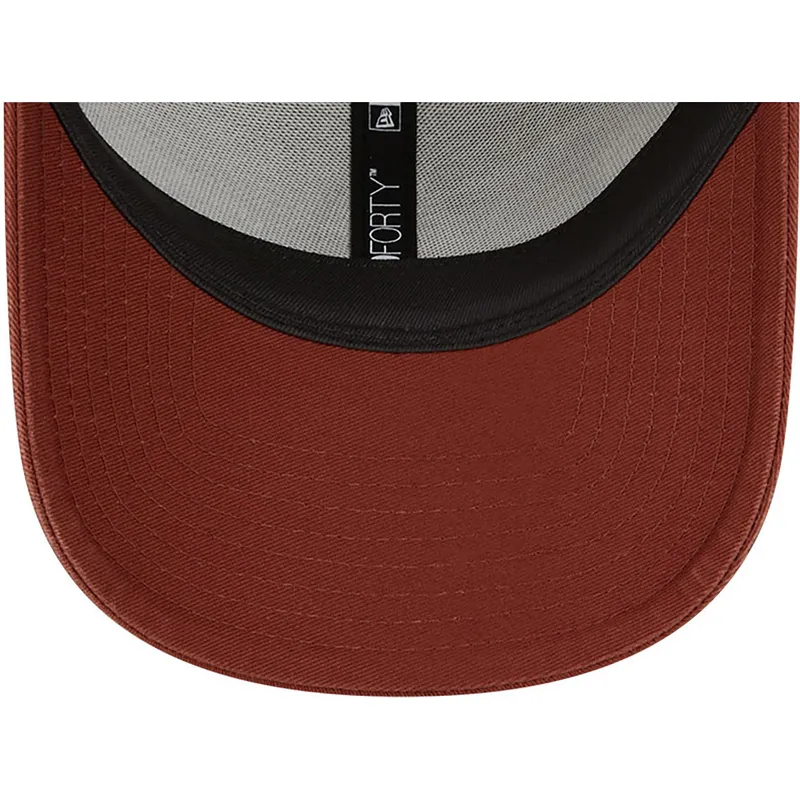 cappelli-curva-marrone-cinghia-regolabile-9forty-washed-canvas-dei-boston-red-sox-mlb-di-new-era