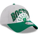 cappellino-curvo-grigio-e-verde-regolabile-9twenty-tip-off-2023-di-boston-celtics-nba-di-new-era