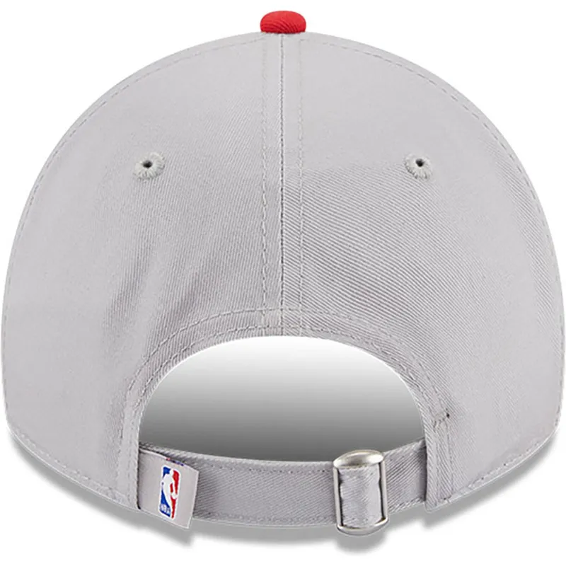 cappellino-curvo-grigio-e-rosso-regolabile-9twenty-tip-off-2023-di-houston-rockets-nba-di-new-era