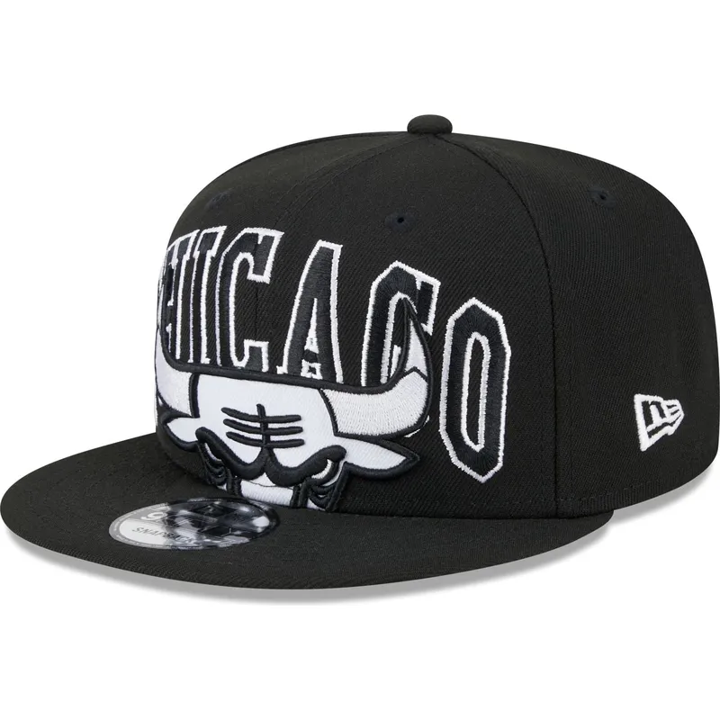 cappello-piatto-nero-snapback-9fifty-tip-off-2023-di-chicago-bulls-nba-di-new-era