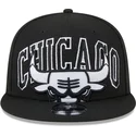 cappello-piatto-nero-snapback-9fifty-tip-off-2023-di-chicago-bulls-nba-di-new-era