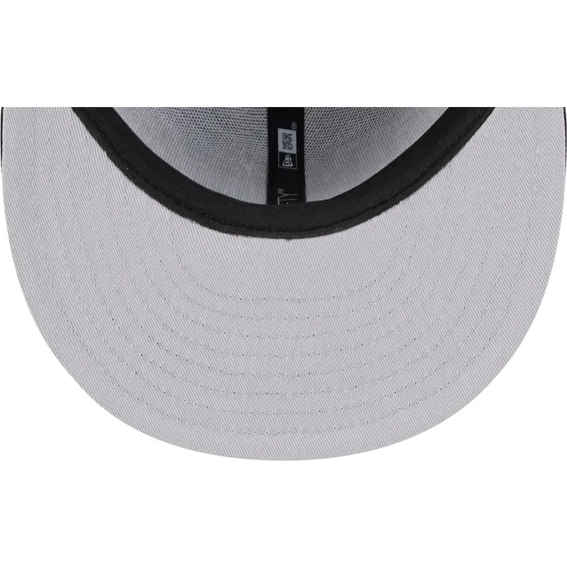 cappello-piatto-nero-snapback-9fifty-tip-off-2023-di-chicago-bulls-nba-di-new-era