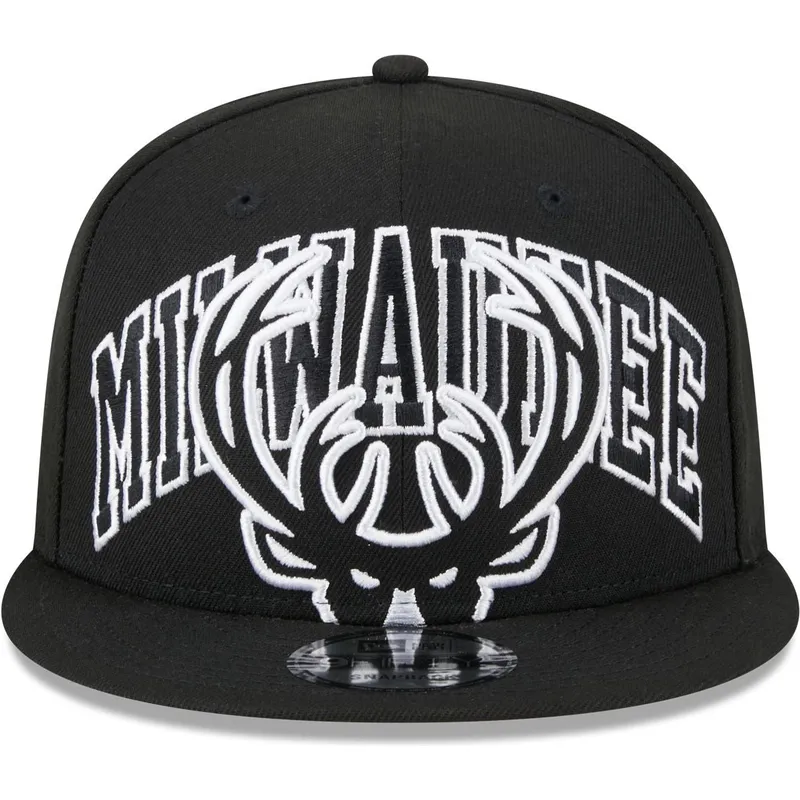 cappello-piatto-nero-snapback-9fifty-tip-off-2023-di-milwaukee-bucks-nba-di-new-era cappello-piatto-nero-snapback-9fifty-tip-off-2023-di-milwaukee-bucks-nba-di-new-era