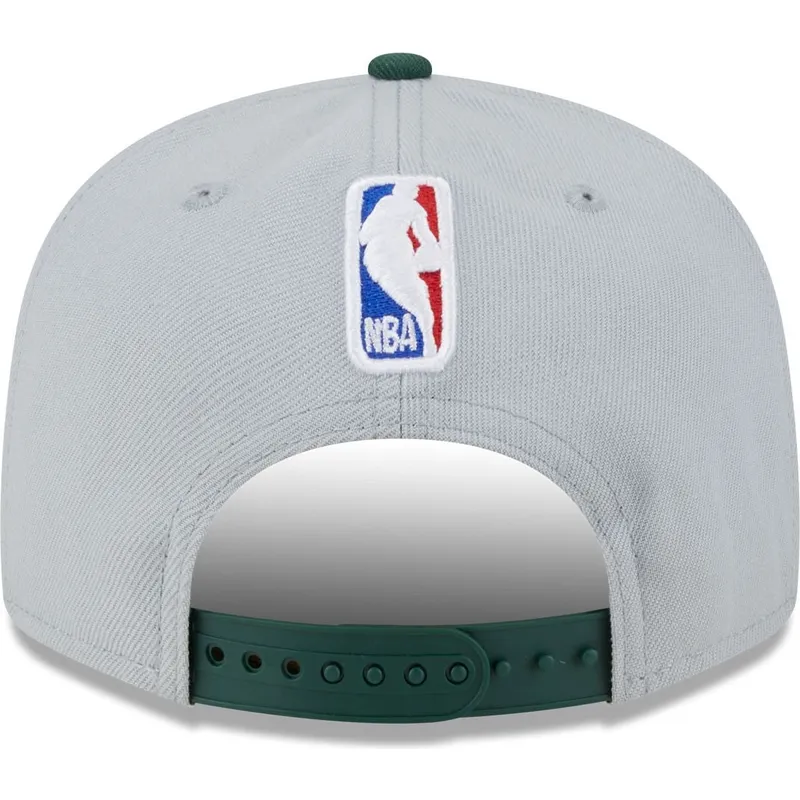 cappelli-piatta-grigio-snapback-9fifty-tip-off-2023-dei-milwaukee-bucks-nba-di-new-era