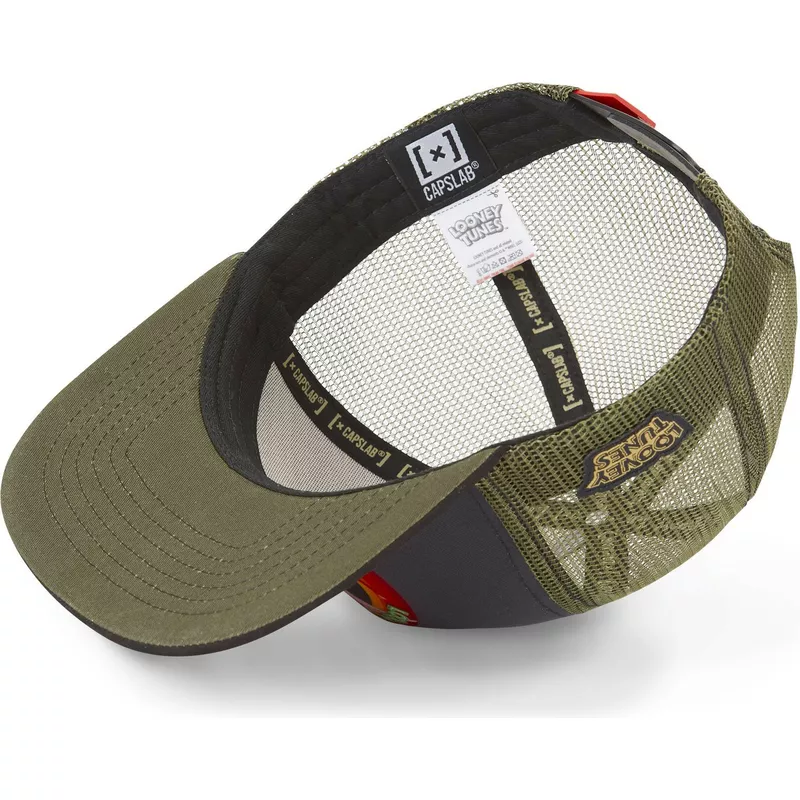 capslab-bugs-bunny-and-daffy-duck-loo8-rin-looney-tunes-grey-and-green-flat-brim-trucker-hat