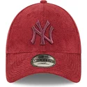 cappellino-curvo-rosso-regolabile-con-logo-rosso-9forty-towelling-dei-new-york-yankees-mlb-di-new-era