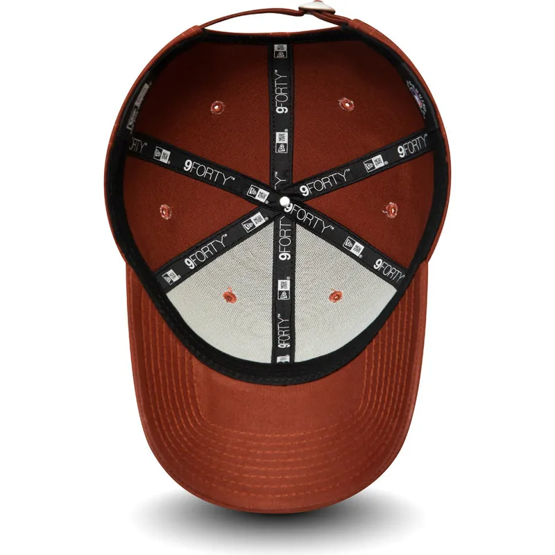 cappelli-curva-marrone-cinghia-regolabile-9forty-league-essential-dei-new-york-yankees-mlb-di-new-era