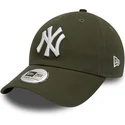 cappello-verde-con-visiera-curva-regolabile-9twenty-league-essential-dei-new-york-yankees-mlb-di-new-era