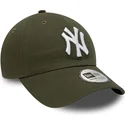 cappello-verde-con-visiera-curva-regolabile-9twenty-league-essential-dei-new-york-yankees-mlb-di-new-era