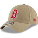 cappello-regolabile-marrone-chiaro-con-visiera-curva-e-logo-rosso-9twenty-core-classic-dei-boston-red-sox-mlb-di-new-era