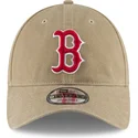 cappello-regolabile-marrone-chiaro-con-visiera-curva-e-logo-rosso-9twenty-core-classic-dei-boston-red-sox-mlb-di-new-era