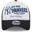 cappellino-trucker-bianco-e-blu-navy-9forty-a-frame-team-dei-new-york-yankees-mlb-di-new-era