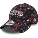 cappellino-curvo-nero-e-rosso-regolabile-9forty-con-stampa-floreale-integrale-del-manchester-united-football-club-premier-league