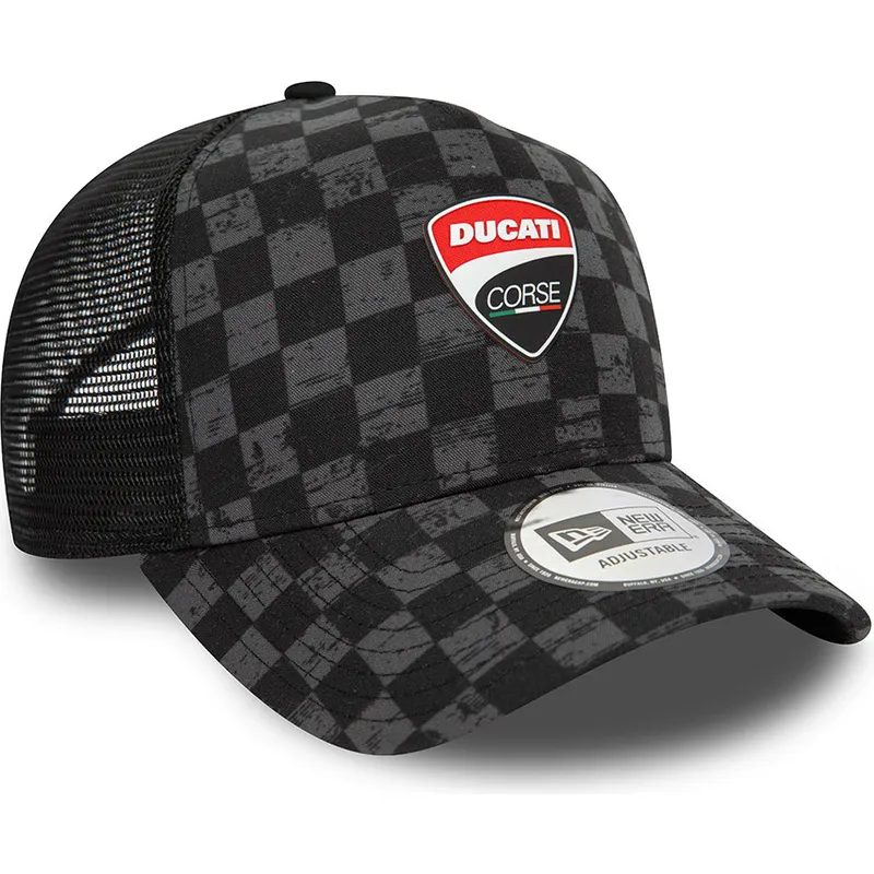 cappelli-curva-nero-snapback-9forty-a-frame-all-over-print-check-dei-ducati-motor-motogp-di-new-era cappelli-curva-nero-snapback-9forty-a-frame-all-over-print-check-dei-ducati-motor-motogp-di-new-era