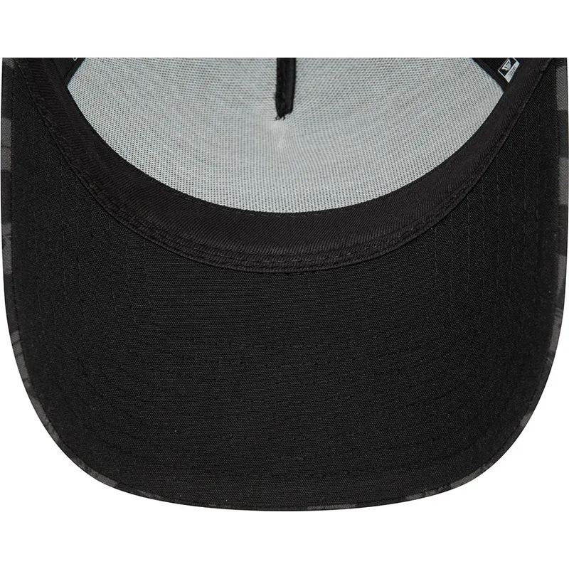 cappelli-curva-nero-snapback-9forty-a-frame-all-over-print-check-dei-ducati-motor-motogp-di-new-era cappelli-curva-nero-snapback-9forty-a-frame-all-over-print-check-dei-ducati-motor-motogp-di-new-era