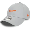 cappellino-curvo-grigio-regolabile-con-logo-arancione-9forty-seasonal-colour-di-vespa-piaggio-di-new-era