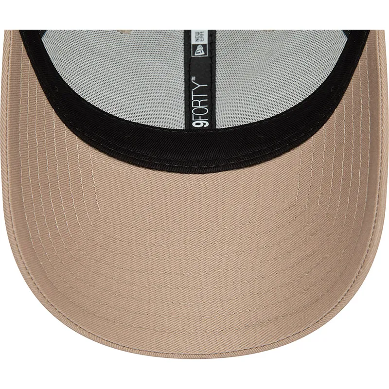 cappelli-curva-beige-snapback-9forty-seasonal-dei-red-bull-racing-formula-1-di-new-era