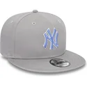 new-era-flat-brim-blue-logo-9fifty-outline-new-york-yankees-mlb-grey-snapback-cap