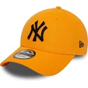 cappello-curvo-arancione-regolabile-con-logo-nero-9forty-league-essential-dei-new-york-yankees-mlb-di-new-era