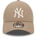 cappellino-con-visiera-curva-marrone-chiaro-regolabile-9forty-league-essential-dei-new-york-yankees-mlb-di-new-era