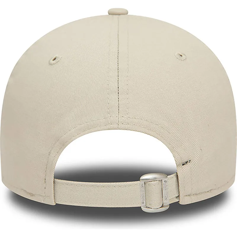 cappelli-curva-beige-cinghia-regolabile-marron-9forty-league-essential-dei-new-york-yankees-mlb-di-new-era cappelli-curva-beige-cinghia-regolabile-marron-9forty-league-essential-dei-new-york-yankees-mlb-di-new-era