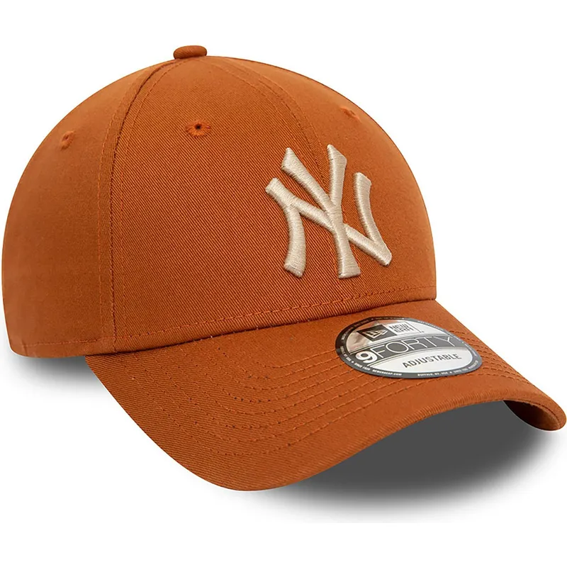 cappelli-curva-marrone-cinghia-regolabile-9forty-league-essential-dei-new-york-yankees-mlb-di-new-era
