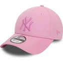 cappellino-rosa-con-visiera-curva-regolabile-con-logo-rosa-9forty-league-essential-dei-new-york-yankees-mlb-di-new-era