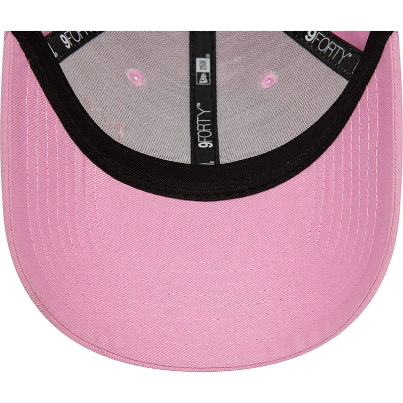 cappelli-curva-rosa-cinghia-regolabile-9forty-league-essential-dei-new-york-yankees-mlb-di-new-era cappelli-curva-rosa-cinghia-regolabile-9forty-league-essential-dei-new-york-yankees-mlb-di-new-era