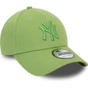cappellino-verde-con-visiera-curva-regolabile-con-logo-verde-9forty-league-essential-dei-new-york-yankees-mlb-di-new-era