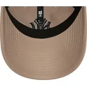 cappello-curvo-marrone-regolabile-con-logo-nero-9twenty-league-essential-dei-new-york-yankees-mlb-di-new-era