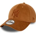 cappellino-curvo-marrone-regolabile-9forty-cord-dei-new-york-yankees-mlb-di-new-era