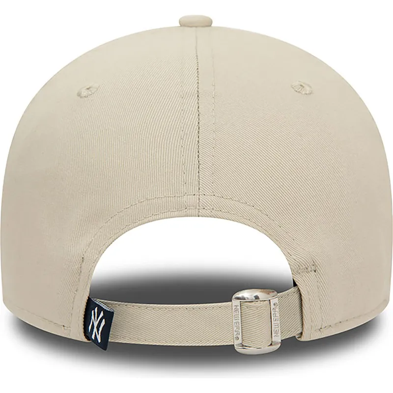 cappelli-curva-beige-cinghia-regolabile-9forty-food-character-dei-new-york-yankees-mlb-di-new-era