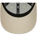 cappelli-curva-beige-cinghia-regolabile-9forty-food-character-dei-new-york-yankees-mlb-di-new-era