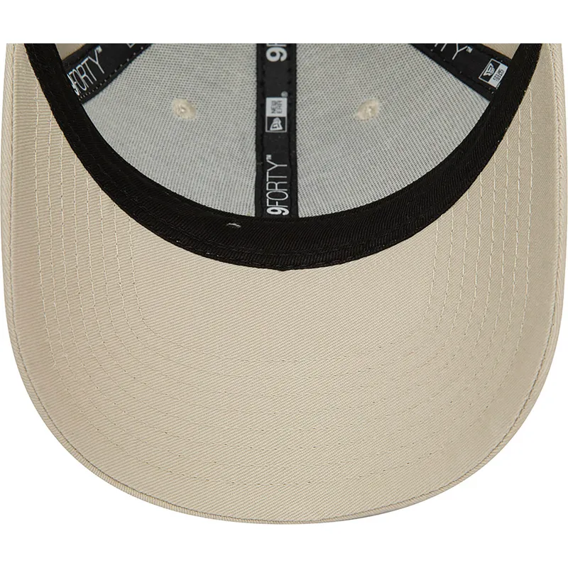 cappelli-curva-beige-cinghia-regolabile-9forty-food-character-dei-new-york-yankees-mlb-di-new-era