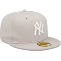 cappello-piatto-beige-aderente-59fifty-league-essential-dei-new-york-yankees-mlb-di-new-era