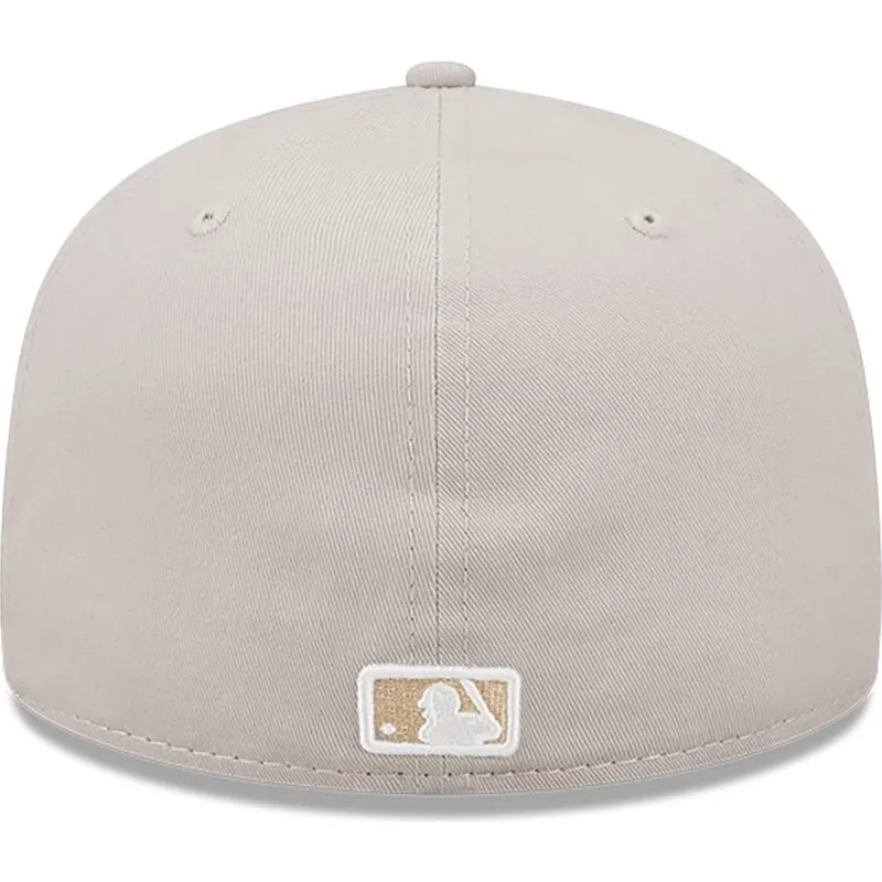 cappello-piatto-beige-regolabile-59fifty-league-essential-dei-new-york-yankees-mlb-di-new-era
