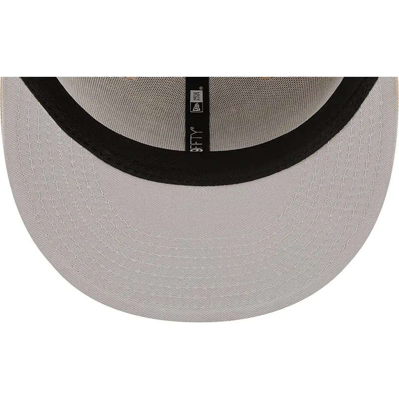 cappello-piatto-beige-chiuso-59fifty-league-essential-dei-new-york-yankees-mlb-di-new-era