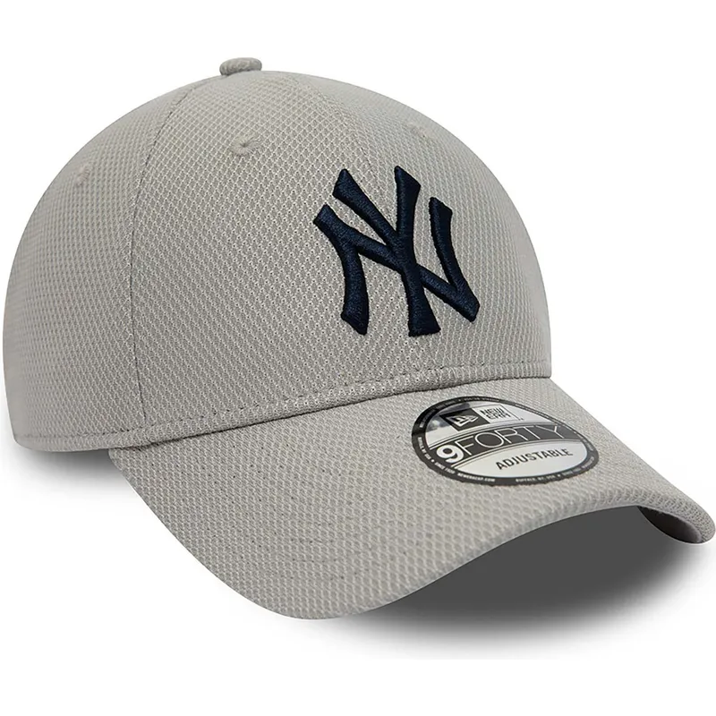 cappelli-curva-grigio-cinghia-regolabile-9forty-diamond-era-essential-dei-new-york-yankees-mlb-di-new-era cappelli-curva-grigio-cinghia-regolabile-9forty-diamond-era-essential-dei-new-york-yankees-mlb-di-new-era