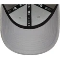 cappellino-curvo-grigio-regolabile-con-logo-blu-navy-9forty-diamond-era-essential-dei-new-york-yankees-mlb-di-new-era