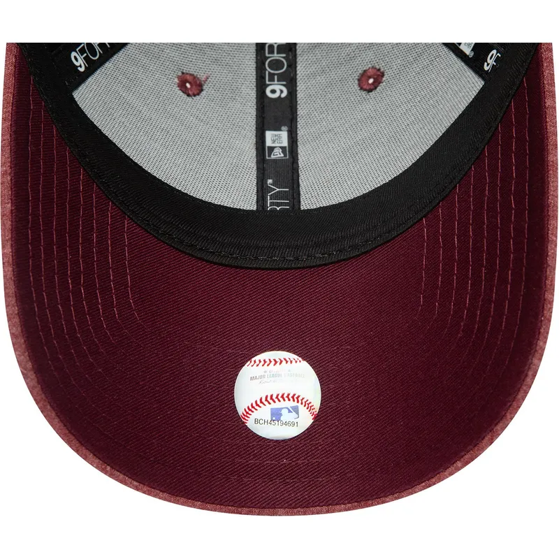 cappelli-curva-rosso-cinghia-regolabile-granate-granate-9forty-jersey-essential-dei-new-york-yankees-mlb-di-new-era