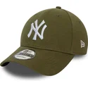cappelli-curva-verde-cinghia-regolabile-9forty-jersey-essential-dei-new-york-yankees-mlb-di-new-era