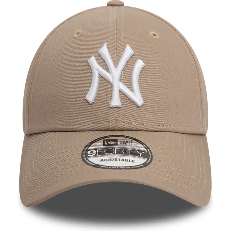 cappellino-visiera-curva-marrone-chiaro-regolabile-9forty-league-essential-di-new-york-yankees-mlb-di-new-era