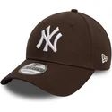 cappellino-visiera-curva-marrone-scuro-regolabile-9forty-league-essential-di-new-york-yankees-mlb-di-new-era