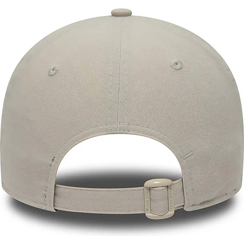 cappello-beige-curvo-regolabile-9twenty-repreve-heritage-script-di-new-era