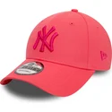 cappellino-curvo-rosa-regolabile-con-logo-rosa-9forty-league-essential-dei-new-york-yankees-mlb-di-new-era