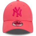 cappellino-curvo-rosa-regolabile-con-logo-rosa-9forty-league-essential-dei-new-york-yankees-mlb-di-new-era