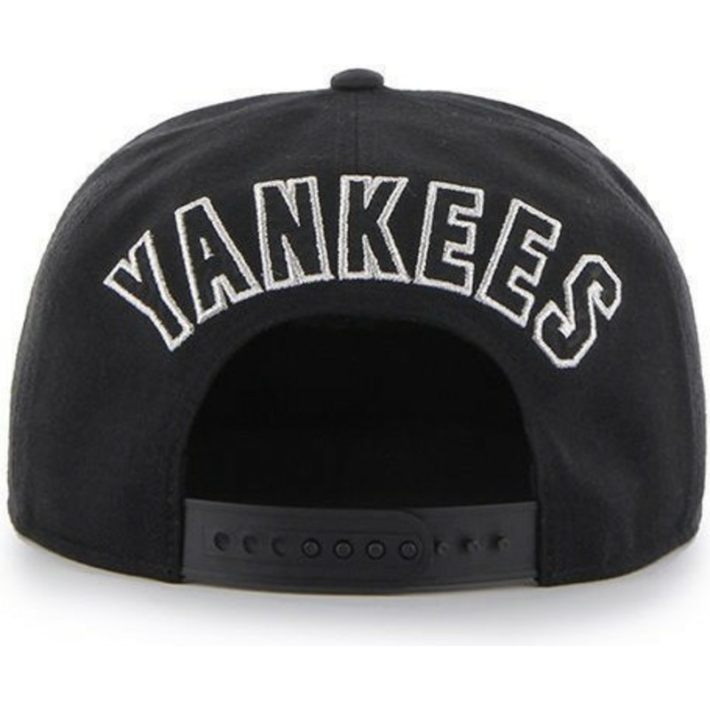 cappellino-visiera-piatta-nero-snapback-con-logo-grande-di-new-york-yankees-mlb-di-47-brand