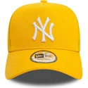 cappelli-curva-giallo-snapback-a-frame-league-essential-dei-new-york-yankees-mlb-di-new-era
