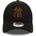 cappelli-curva-nero-cinghia-regolabile-9forty-team-outline-dei-new-york-yankees-mlb-di-new-era
